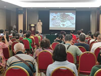 綿陽(yáng)中旅行假日旅行社舉行胡楊林、南疆專(zhuān)列推薦會(huì)
